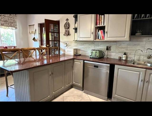 4 BEDROOM HOUSE FOR SALE IN RACEVIEW